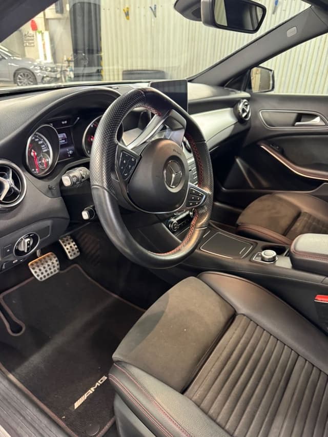 Mercedes-Benz GLA i Jönköping